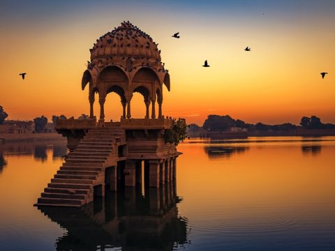 Gadisar Lake, the Famous Tourist Attraction in Jaisalmer