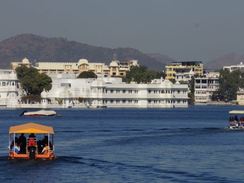 Unwind in Royal Splendor: Udaipur Tour Packages for the Last Week of January