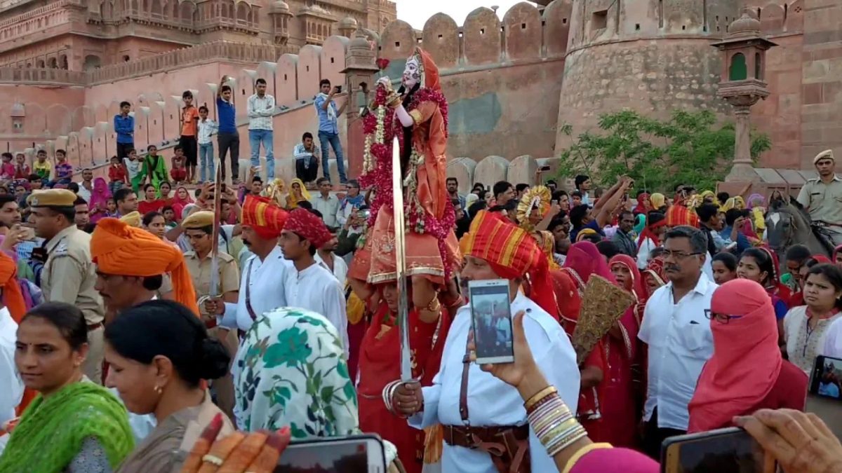 Experience the Vibrant Colors of Gangaur Fair in Rajasthan