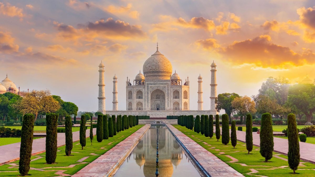 Discover the Timeless Beauty of the Taj Mahal with Exclusive Tour Packages
