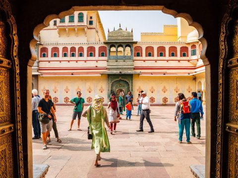 Discover the Beauty of Jawahar Circle Garden, Jaipur: A Must-Visit Spot for Every Traveller