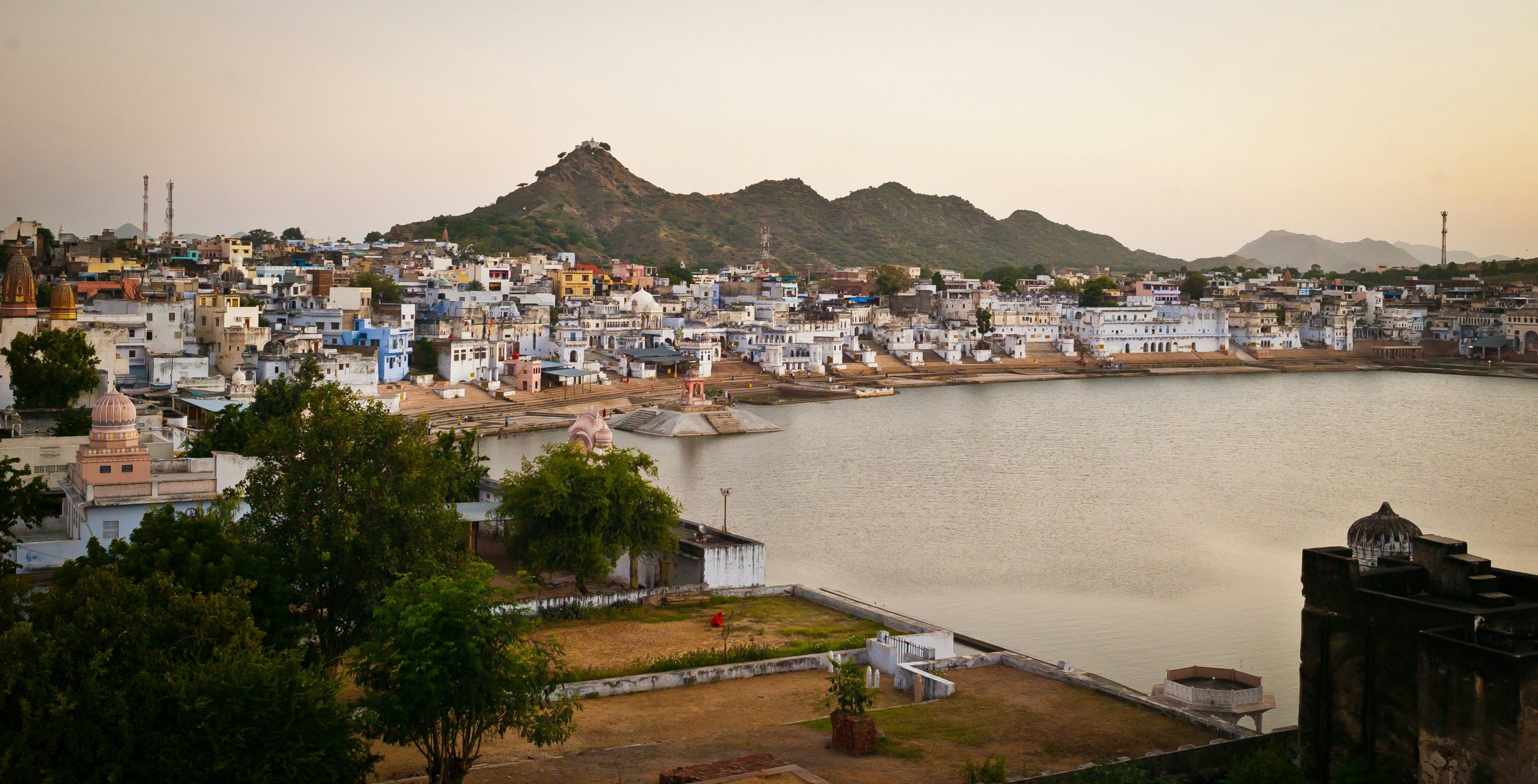 A Shopper’s Delight: Exploring the Vibrant Bazaars of Pushkar