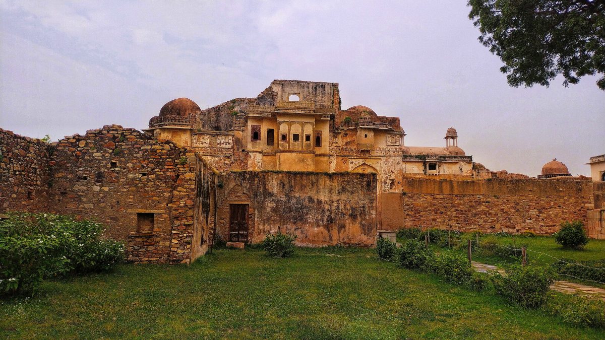 Explore the Regal Charm of Rajasthan with Jaipur Jodhpur Udaipur Tour Package 05 Nights / 06 Days