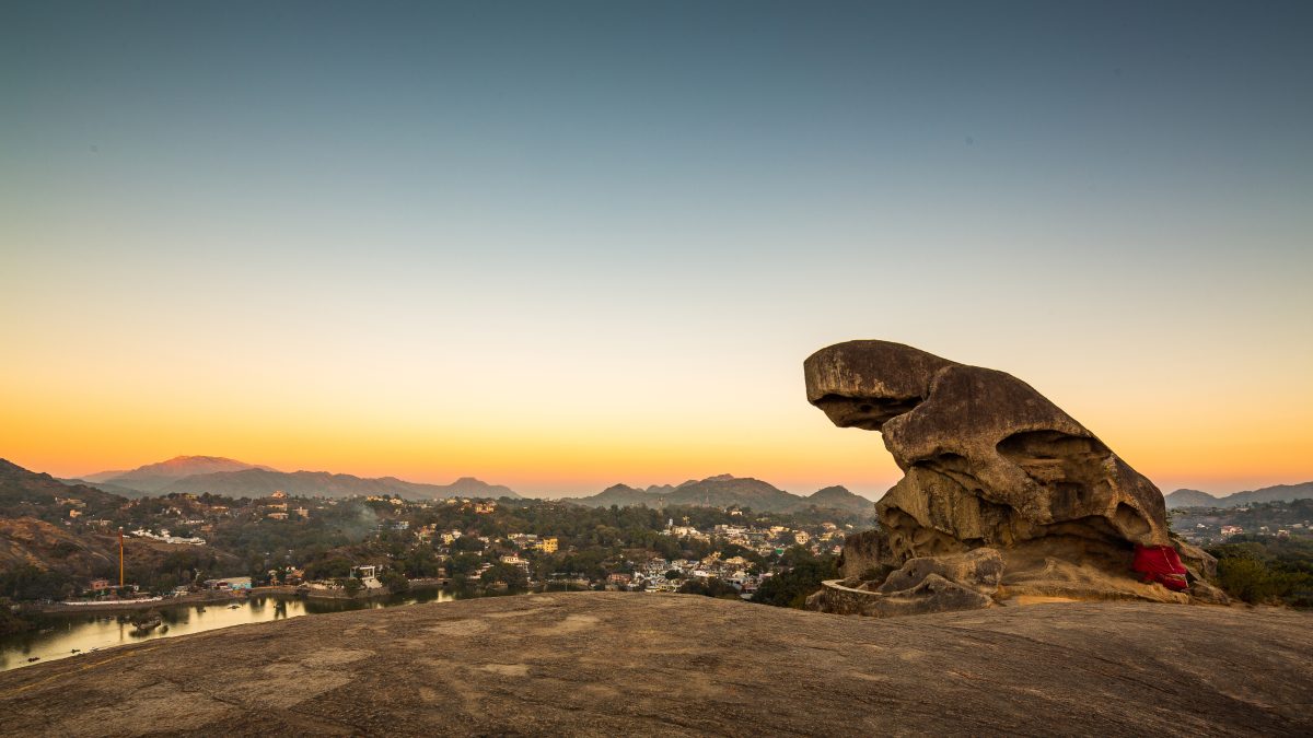 Explore the Beauty of Rajasthan with a 04 Days Mount Abu Tour