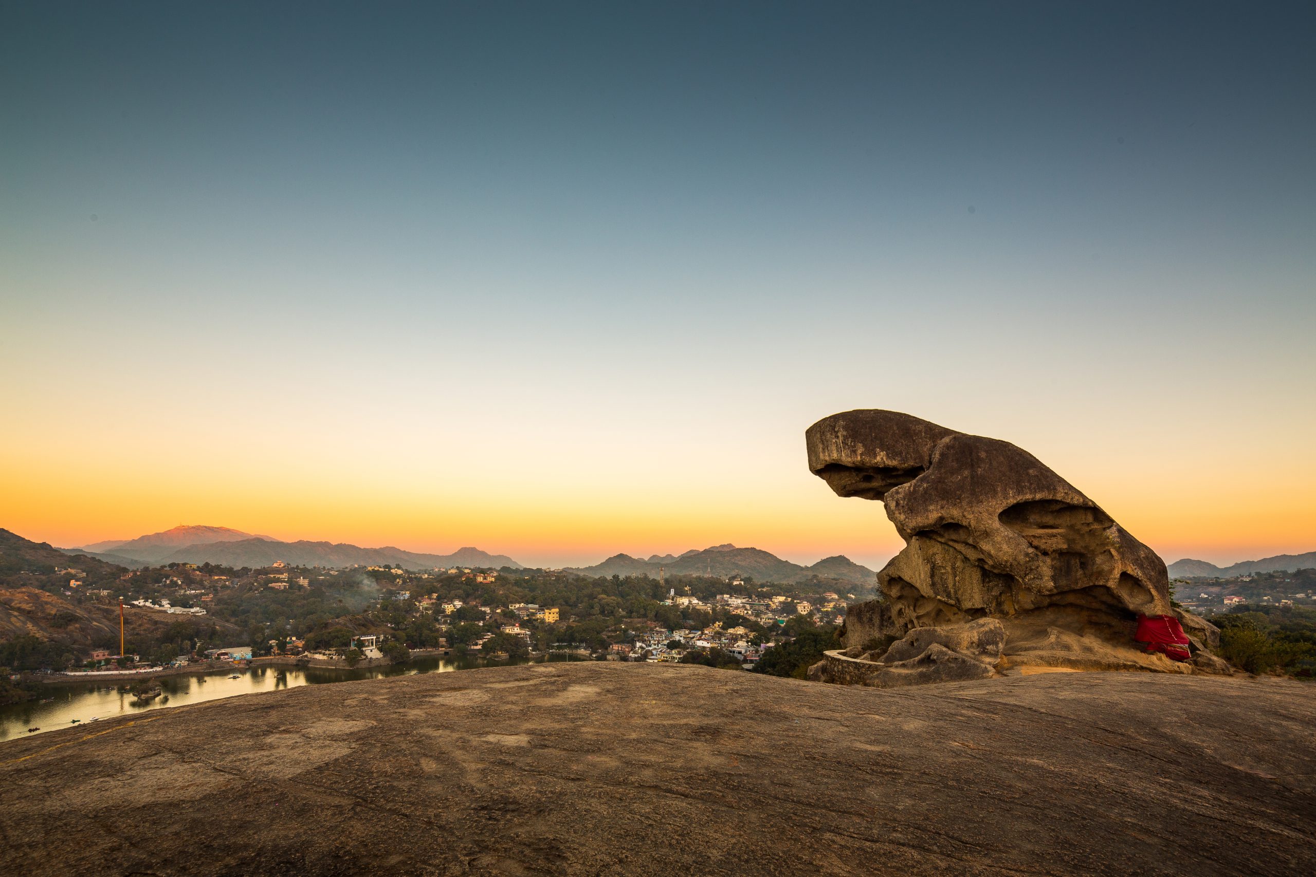 Explore the Beauty of Rajasthan with a 04 Days Mount Abu Tour