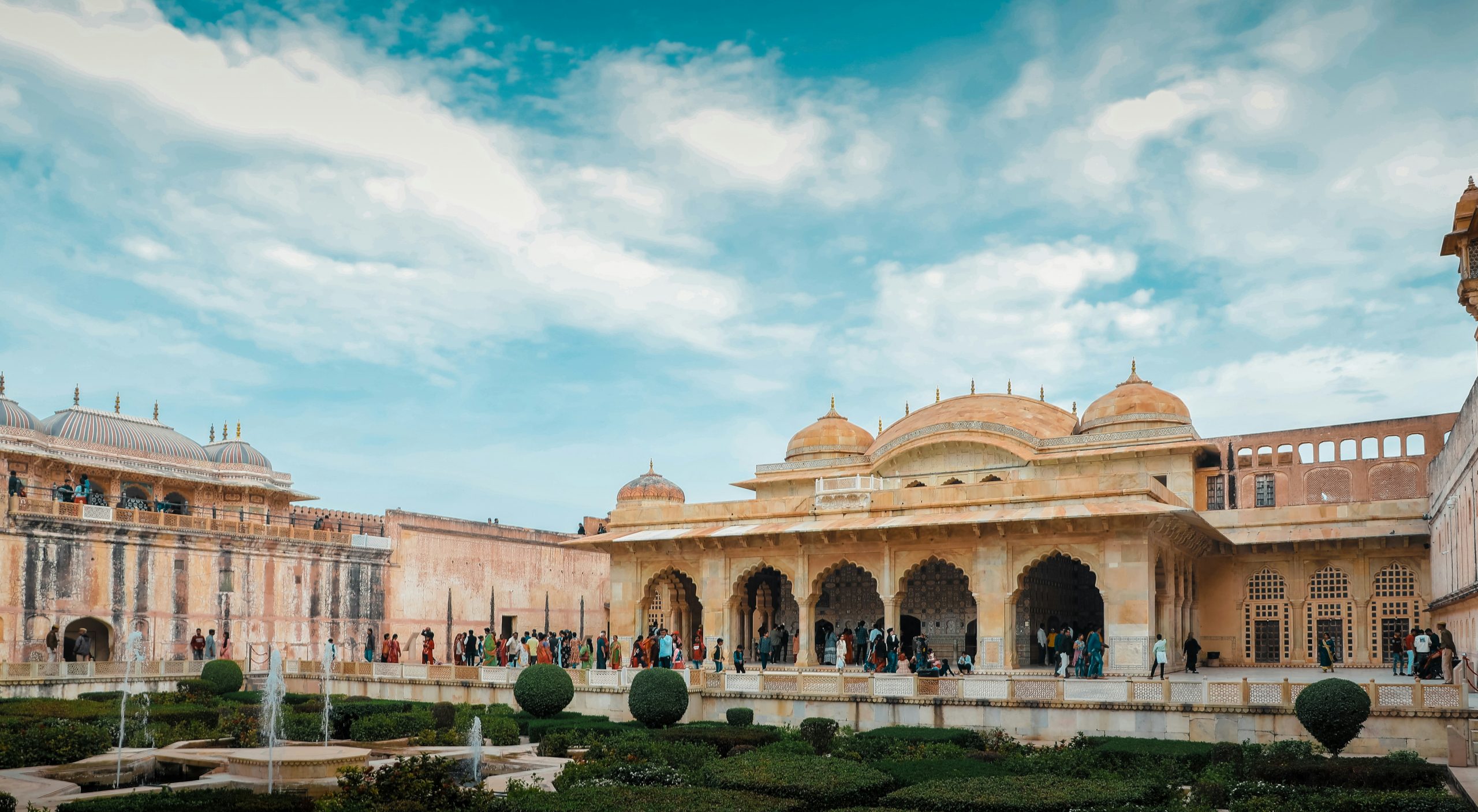 Uncover the Mystical Charm of Rajasthan with a Colorful Holiday