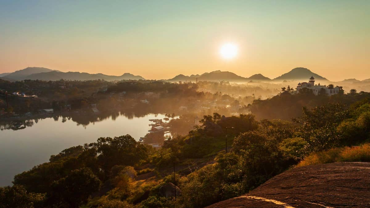 Benefits of Hiring a Destination Management Company in Mount Abu for a Hassle-Free Travel Experience